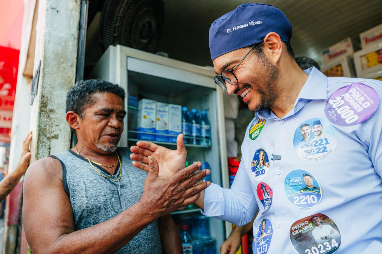 Dr. Fernando Máximo leva a campanha para a rua e conversa com a população da zona Sul de Porto Velho