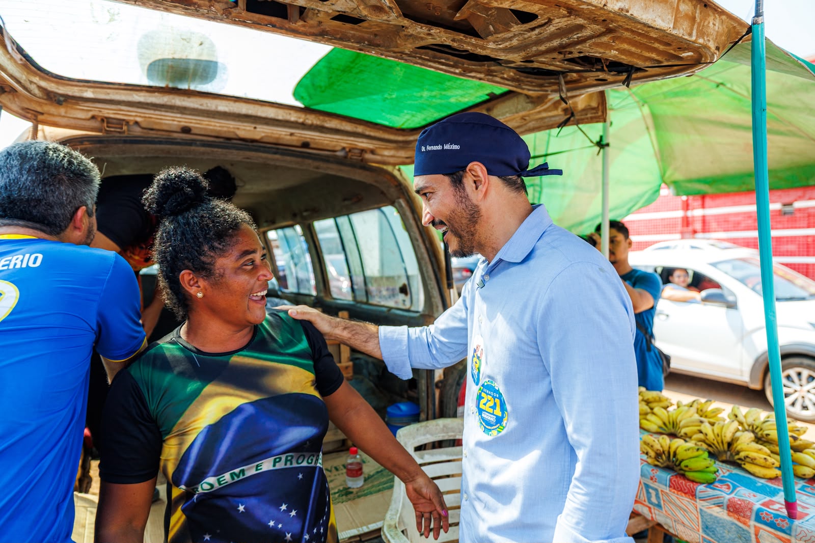 Dr. Fernando Máximo visita feirantes e participa de carreata na zona Leste de Porto Velho